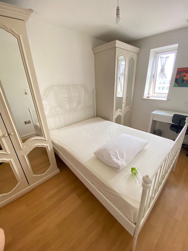 Short Stay Double Room | Stratford E14 | Bills inc Main Photo