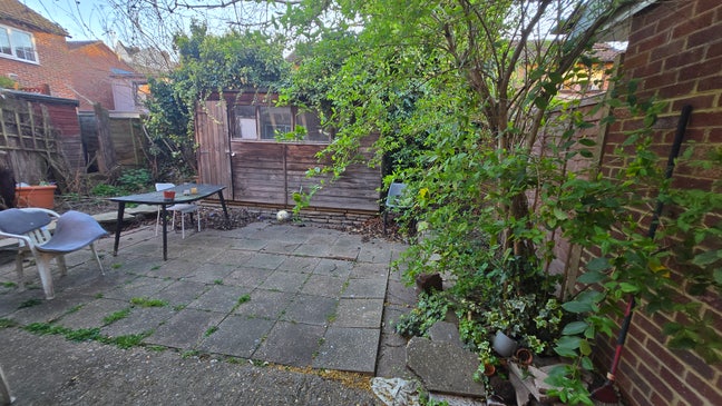 NEW dbl, with Lounge+Garden 15mins to Liverpool St Main Photo