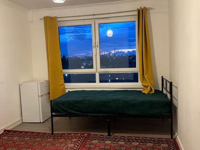 🌟 Spacious Master Room | IG11 8PX |   Main Photo