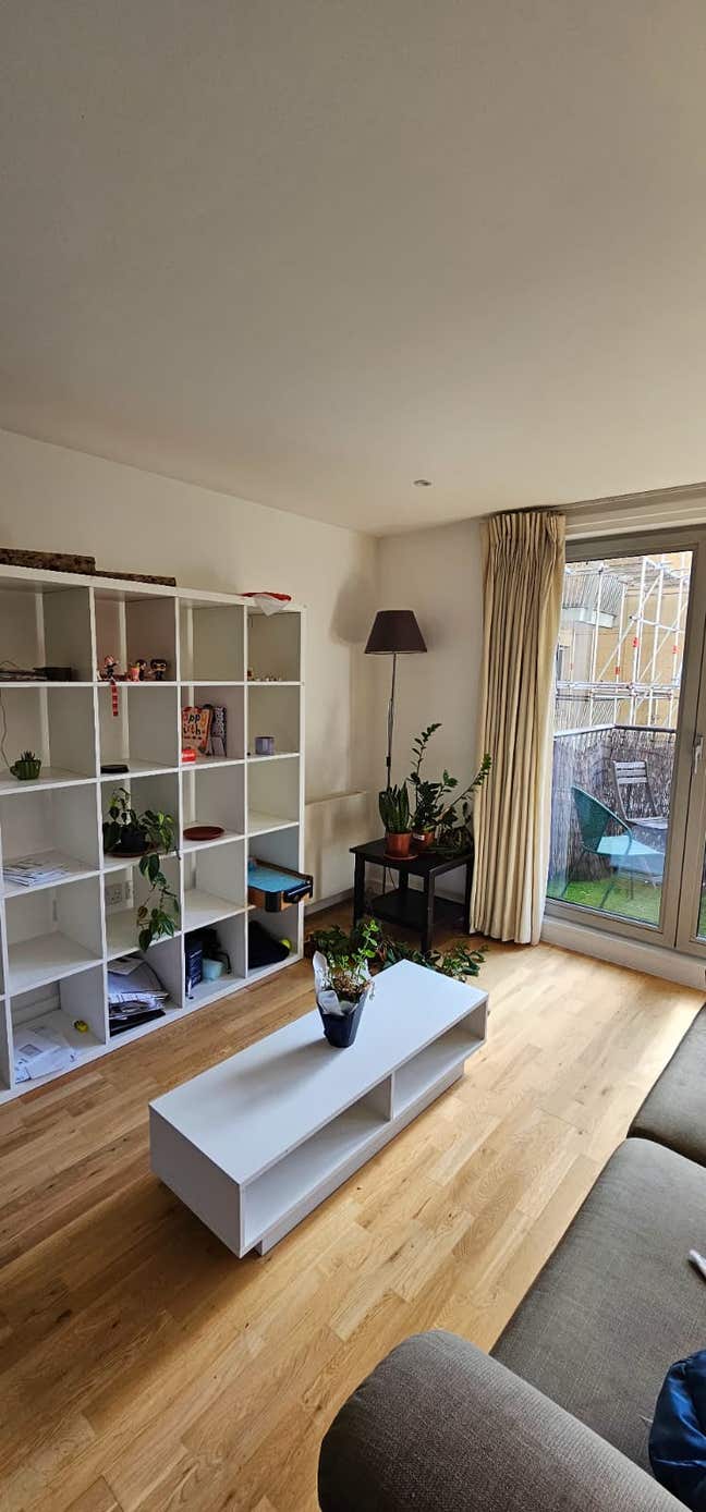 Large Double Room + Own Bathroom in Modern Flat Main Photo