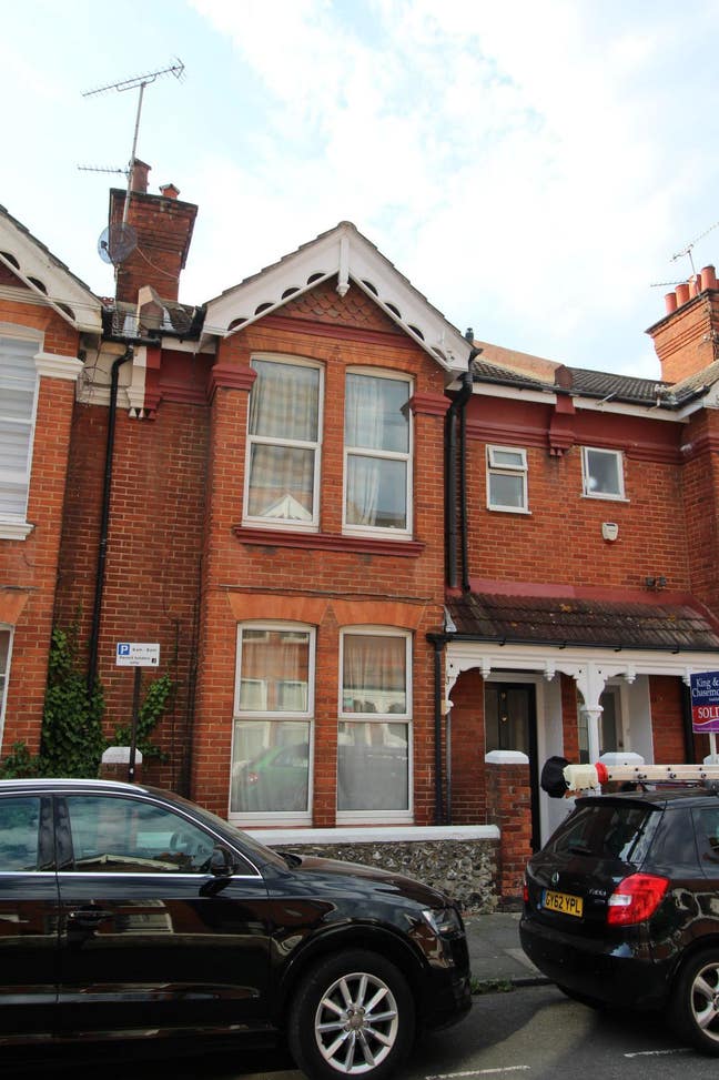 Individual room lets. 10 or 11 months. Inc. Bills Main Photo