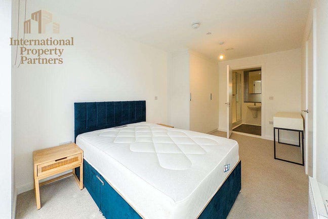 Modern En-suite Room Available (Salford Quay M50) Main Photo