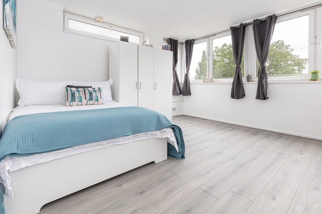 Magnificent Double Room in Modern Flat Main Photo