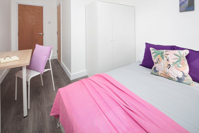 Smart & Spacious Double Room in a Great Flat Main Photo