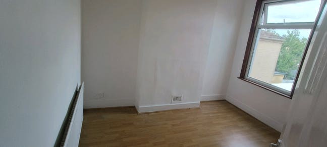 Looking for Flatmate Main Photo