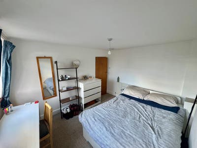 Room available in Camden Houseshare 🏠 Main Photo