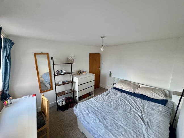 Room available in Camden Houseshare 🏠 Main Photo