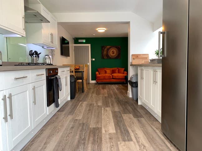  Modern Shared House in Grimsby Town Main Photo