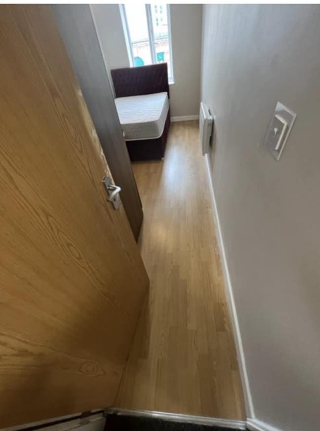 En Suite Apartment in Central Location Available Main Photo