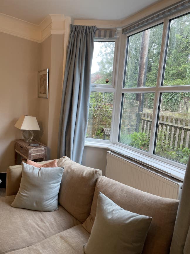 Comfortable Room in a Welcoming Home Main Photo