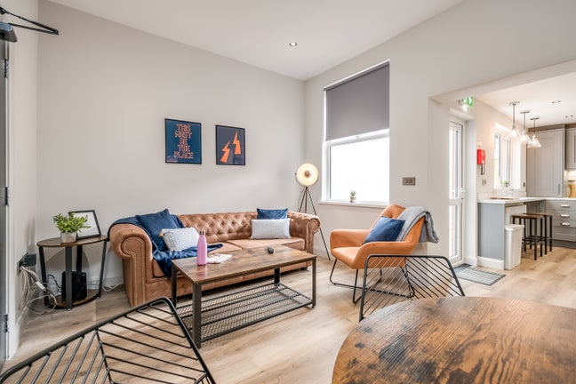 Ground Floor En-Suite Room in BT6! Main Photo