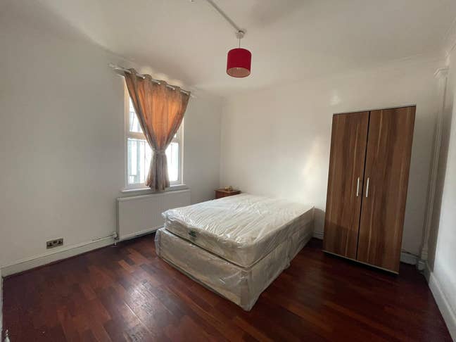 Bright & Furnished Bedroom – 10 Mins to Wood Green Main Photo