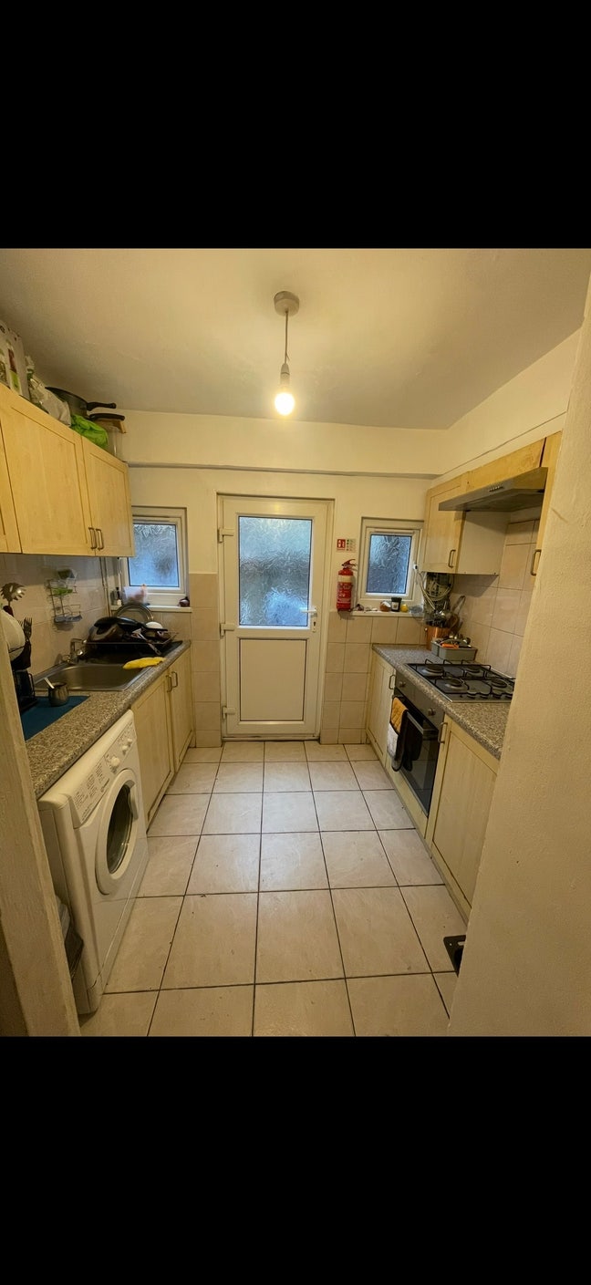  Spacious Double Room in Turnpike lane  Main Photo
