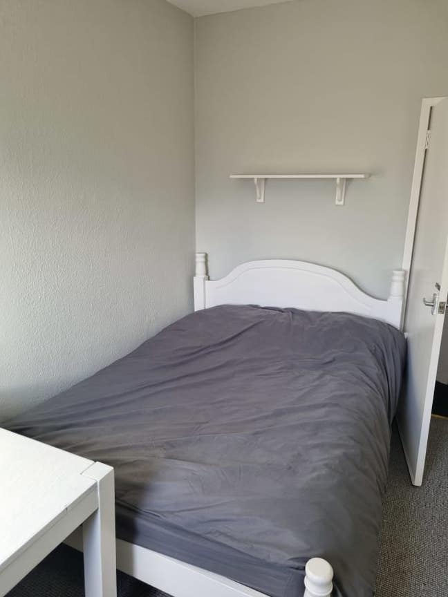 A spacious room in West Edinburgh  Main Photo
