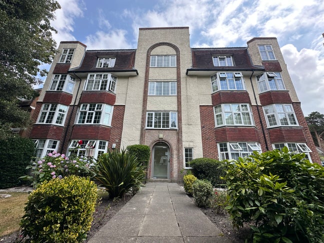 Pine Mansions - Flat Share Main Photo