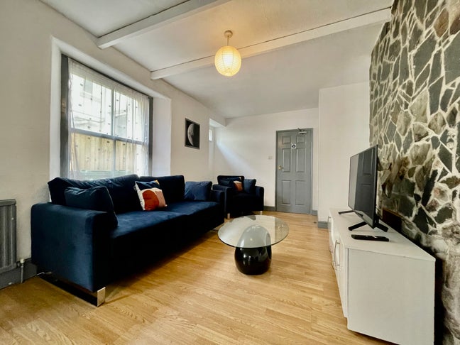 Tothill Road - 1 Room Available Main Photo