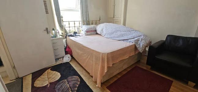 Spacious & Cosy En-Suite Room for Rent CR3 6RA Main Photo