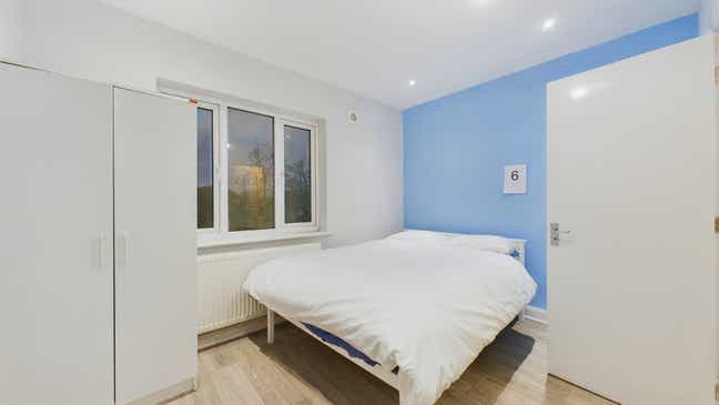 ✨ Modern En Suite Room in SE18 – £1000 PCM Main Photo
