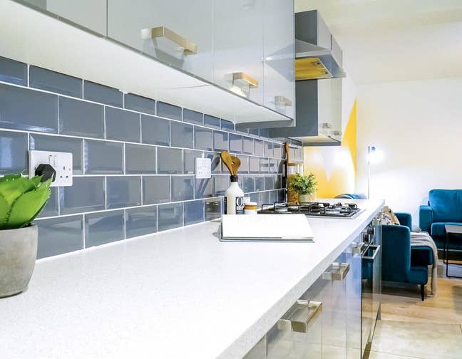 BIG ROOM - 6 bed student house to rent Main Photo