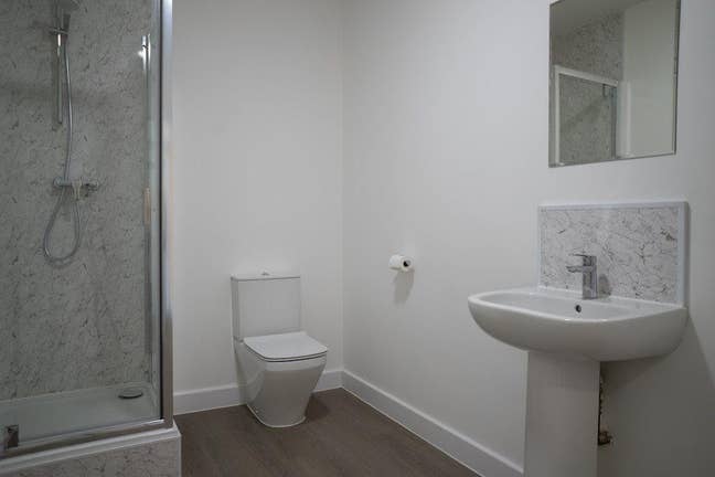LN5 - 12 bed student house to rent Main Photo