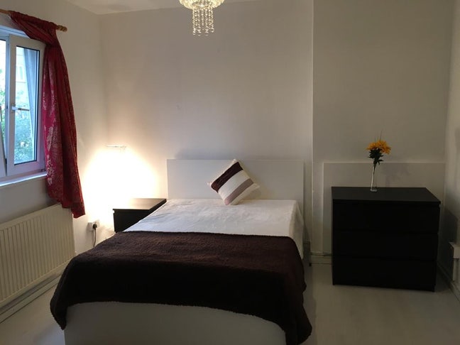 ✅Massive HOUSE WhiteChapel/StepneyGreen/QMUL Main Photo