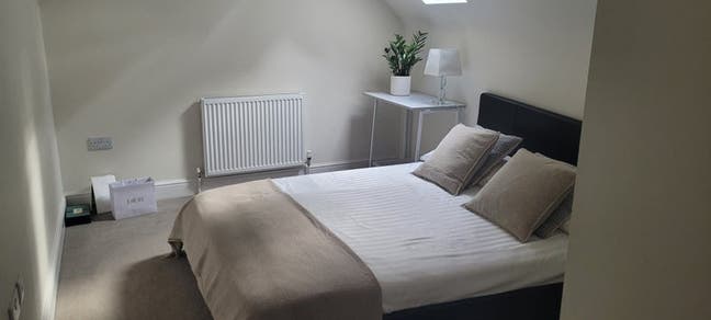 Room to rent Main Photo