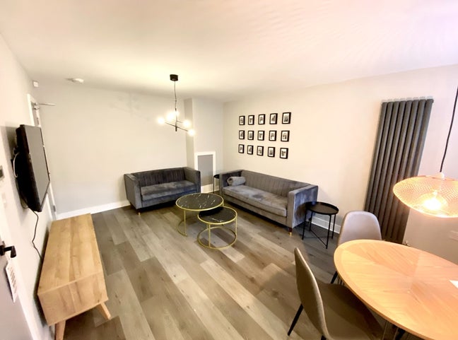 Luxury Double En Suite Room in Heaton  Main Photo