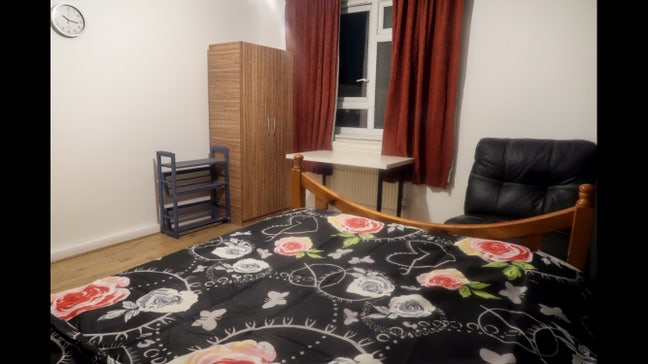 😍E3 Spacious Double Room located in BOW😆 Main Photo