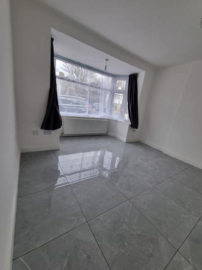 Lovely modern en-suite doubles in Harrow Main Photo