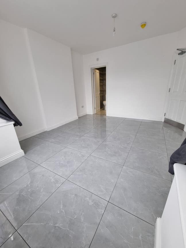 Lovely modern en-suite doubles in Harrow Main Photo
