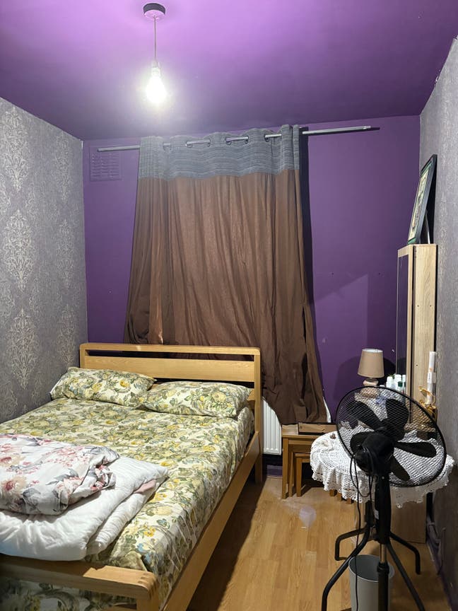 Small double room in W10 Main Photo