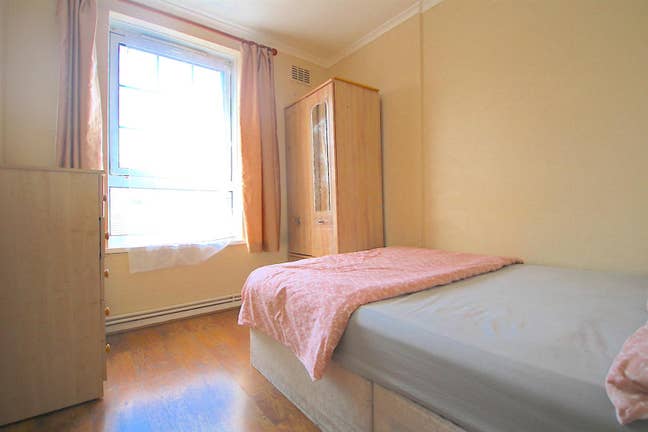 Cahir Street-3 Rooms Available- All Bills Included Main Photo