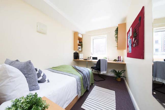 WesthillHall Premium Ensuite Sheffield City Centre Main Photo