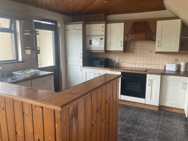 Beautiful double room in large house town centre Main Photo
