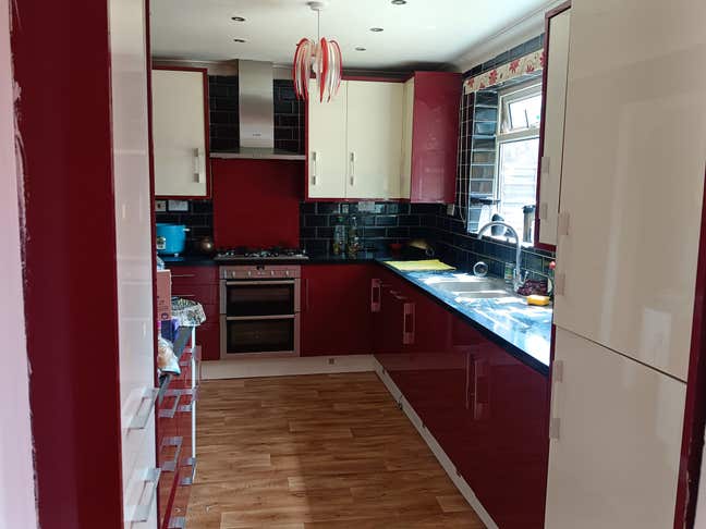 3 bed house with large double rooms Main Photo
