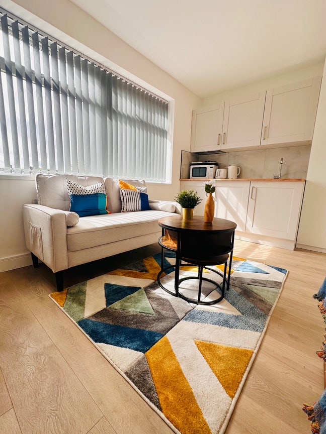 Luxury Studio Self contained Room by QE Hospital Main Photo