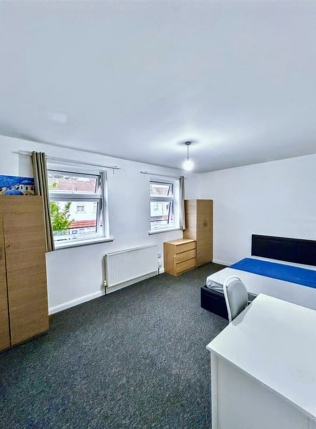 Large double room £850 Main Photo