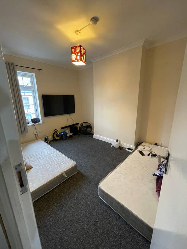 Double Room Available  Main Photo