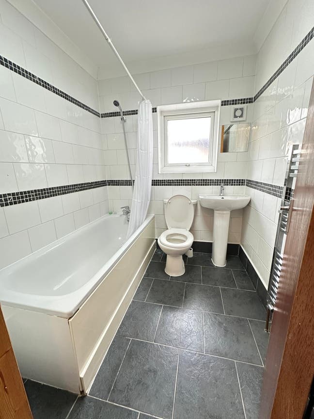 A double bedroom in Manor Park  Main Photo
