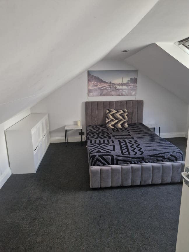 Room for rent in beautiful 3 bed bungalow Main Photo