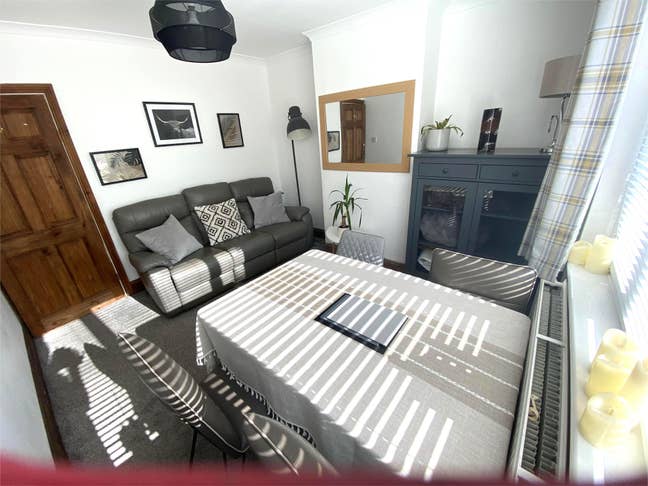 Lovely Room  in a Calm Friendly House Bills Incl Main Photo