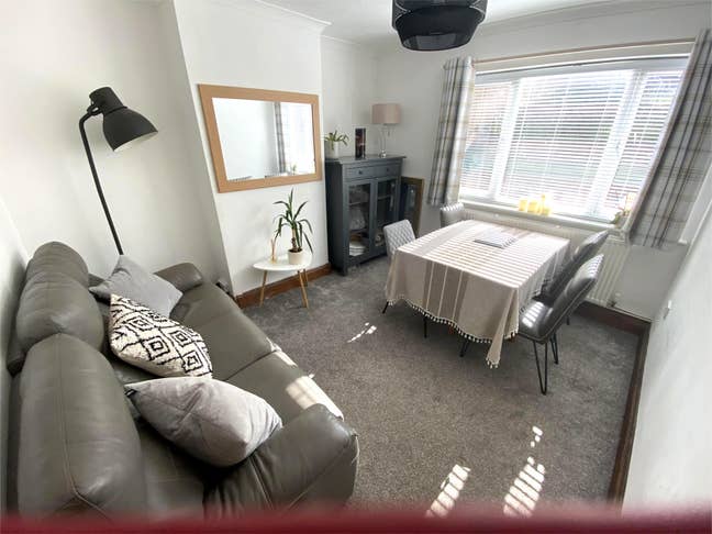 Lovely Room  in a Calm Friendly House Bills Incl Main Photo