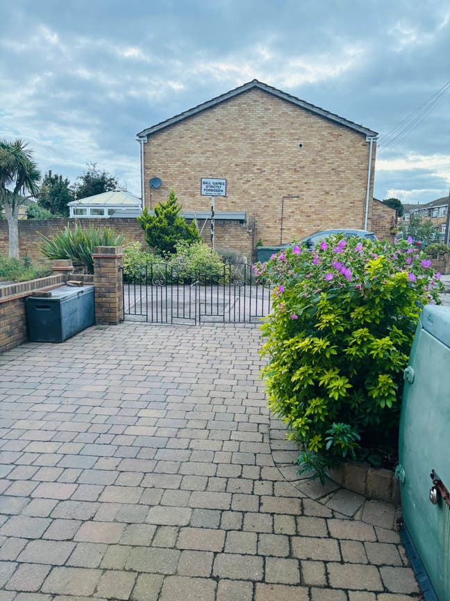3 Bedroom House Available in Rainham Main Photo