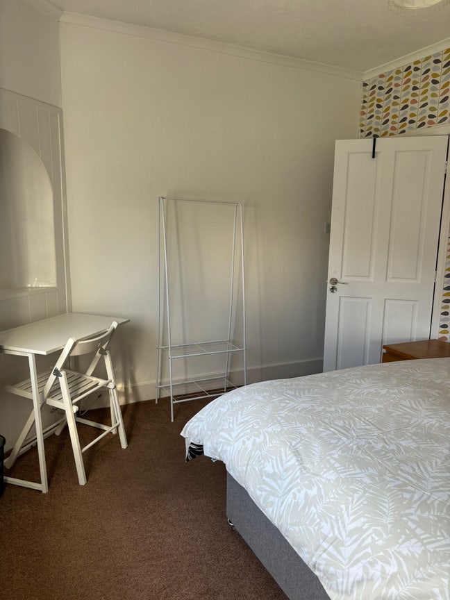 Second story flat double room Main Photo