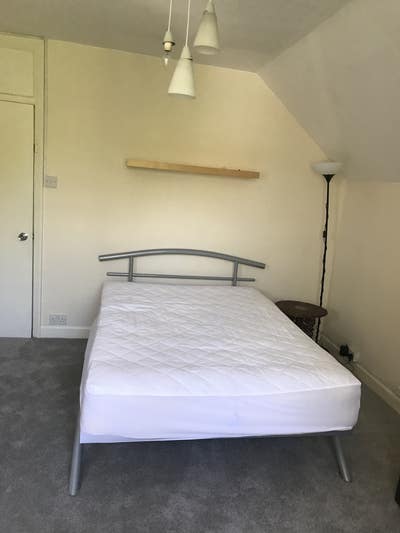 Uxbridge LBH. DBL Room -Ladies house Main Photo