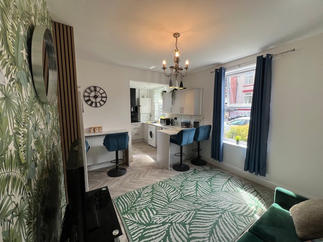 🏘️ Large Attic Room S2 £525 pcm  inc bills🗝 Main Photo