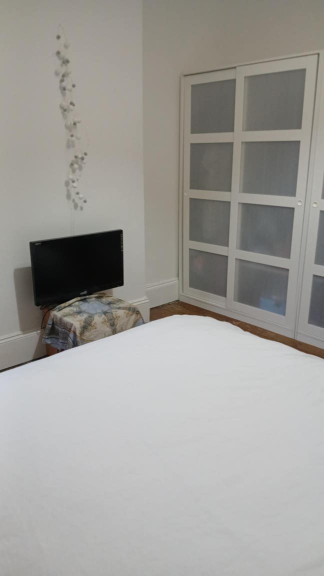 Hello lovely Double room available in 2 weeks Main Photo