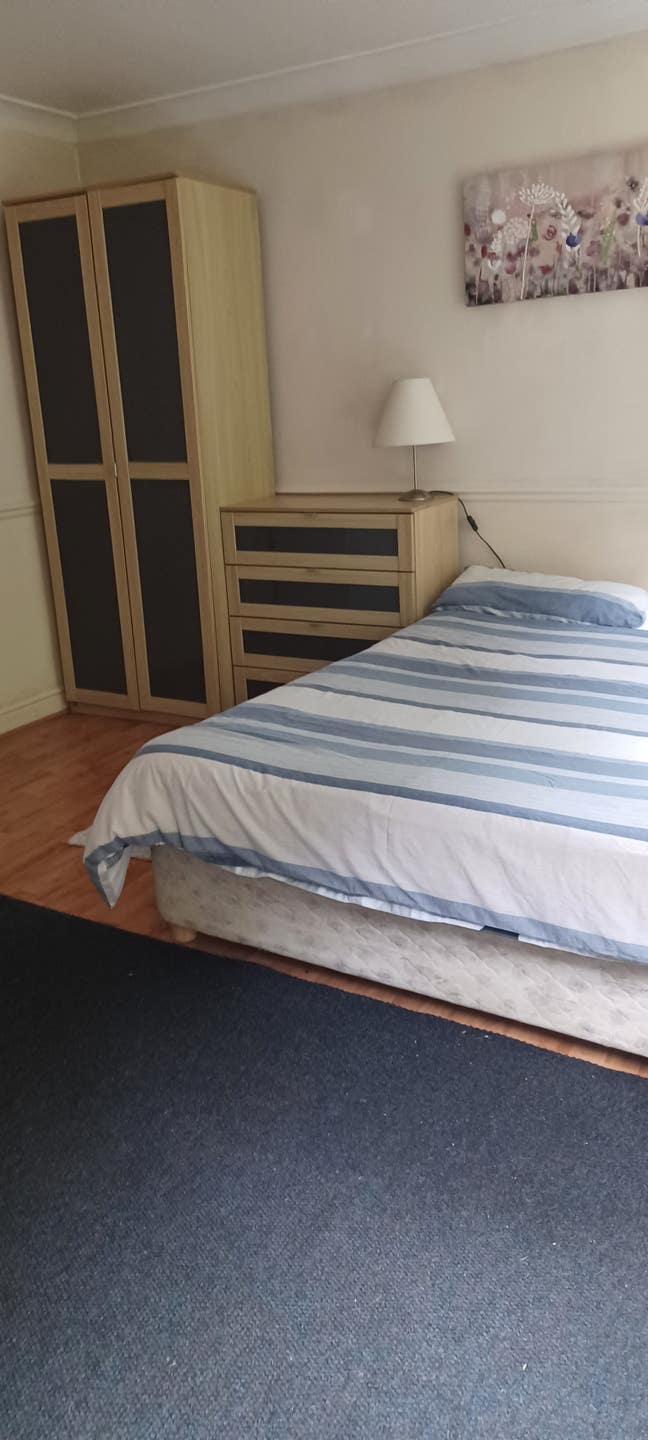 Lovely Big Room with shower and Garden  Main Photo