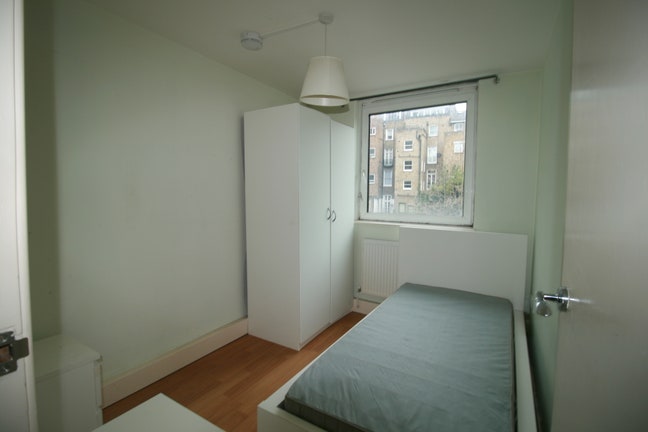 Bedroom available to rent near Little Venice W9 Main Photo