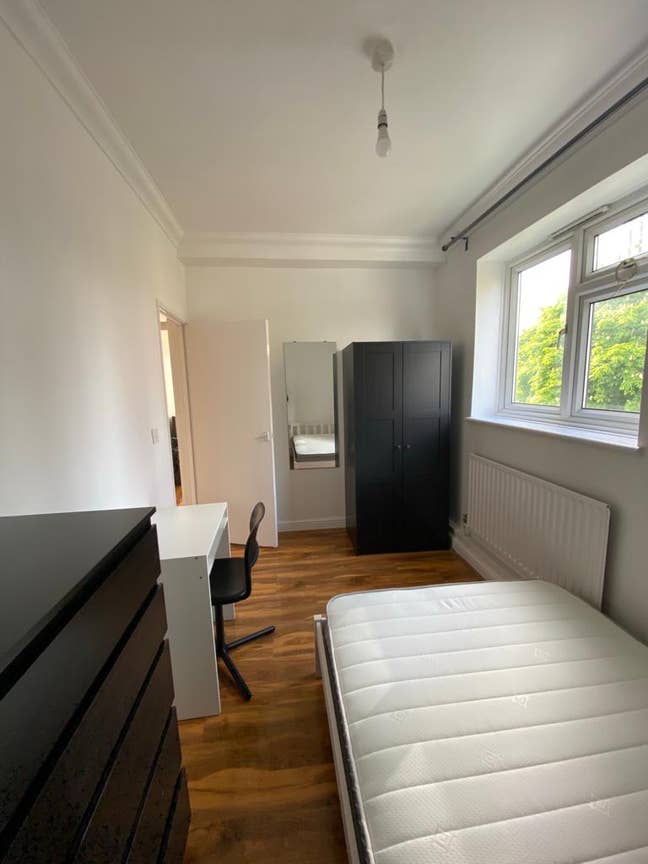 Double Rooms in Nine Elms – AV. from OCT 1ST Main Photo